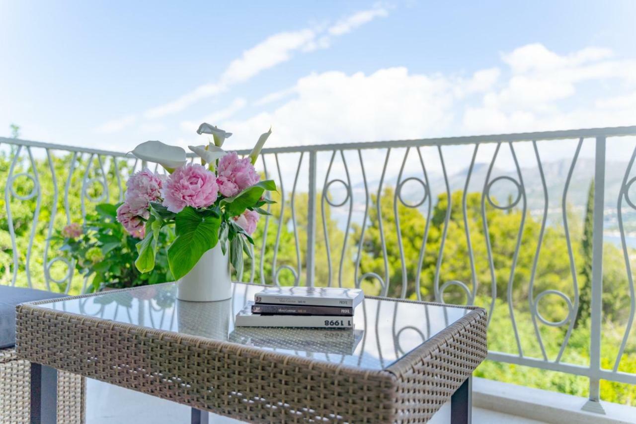 Mary Ann Apartment 2 ซัฟทัท ภายนอก รูปภาพ