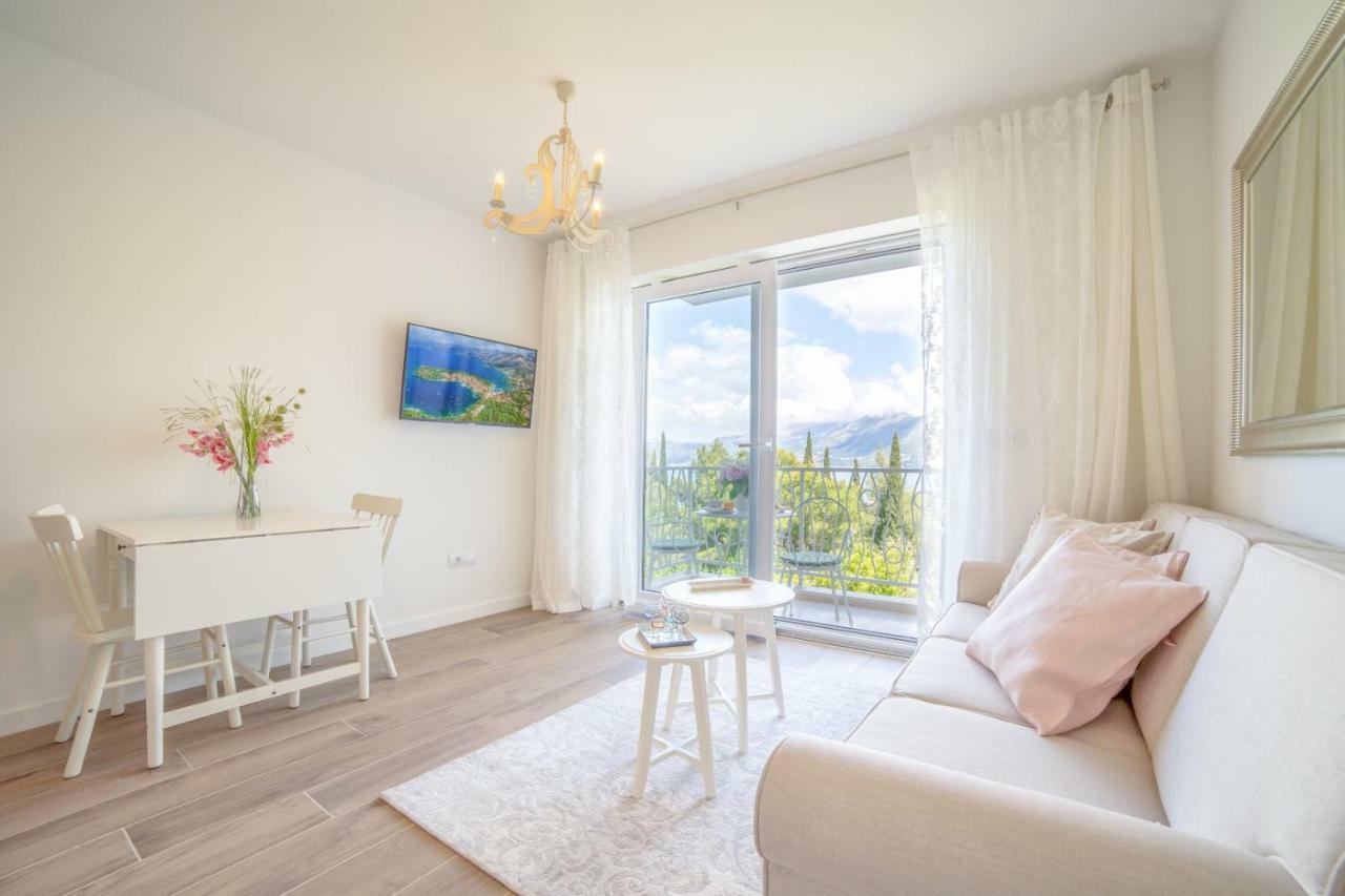 Mary Ann Apartment 2 ซัฟทัท ภายนอก รูปภาพ
