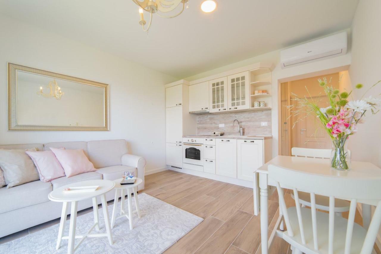 Mary Ann Apartment 2 ซัฟทัท ภายนอก รูปภาพ