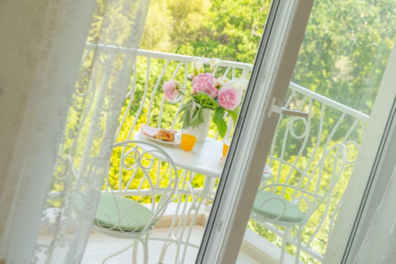 Mary Ann Apartment 2 ซัฟทัท ภายนอก รูปภาพ