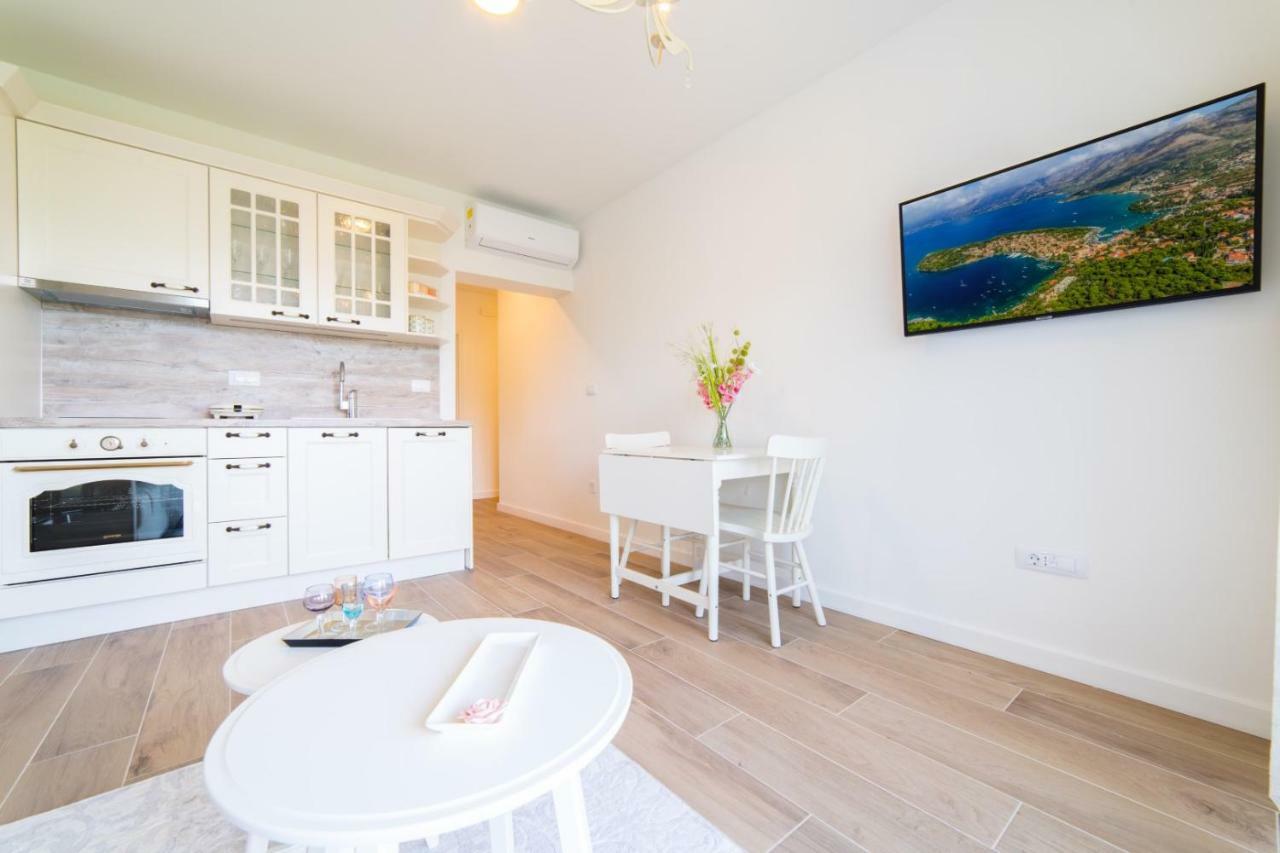 Mary Ann Apartment 2 ซัฟทัท ภายนอก รูปภาพ