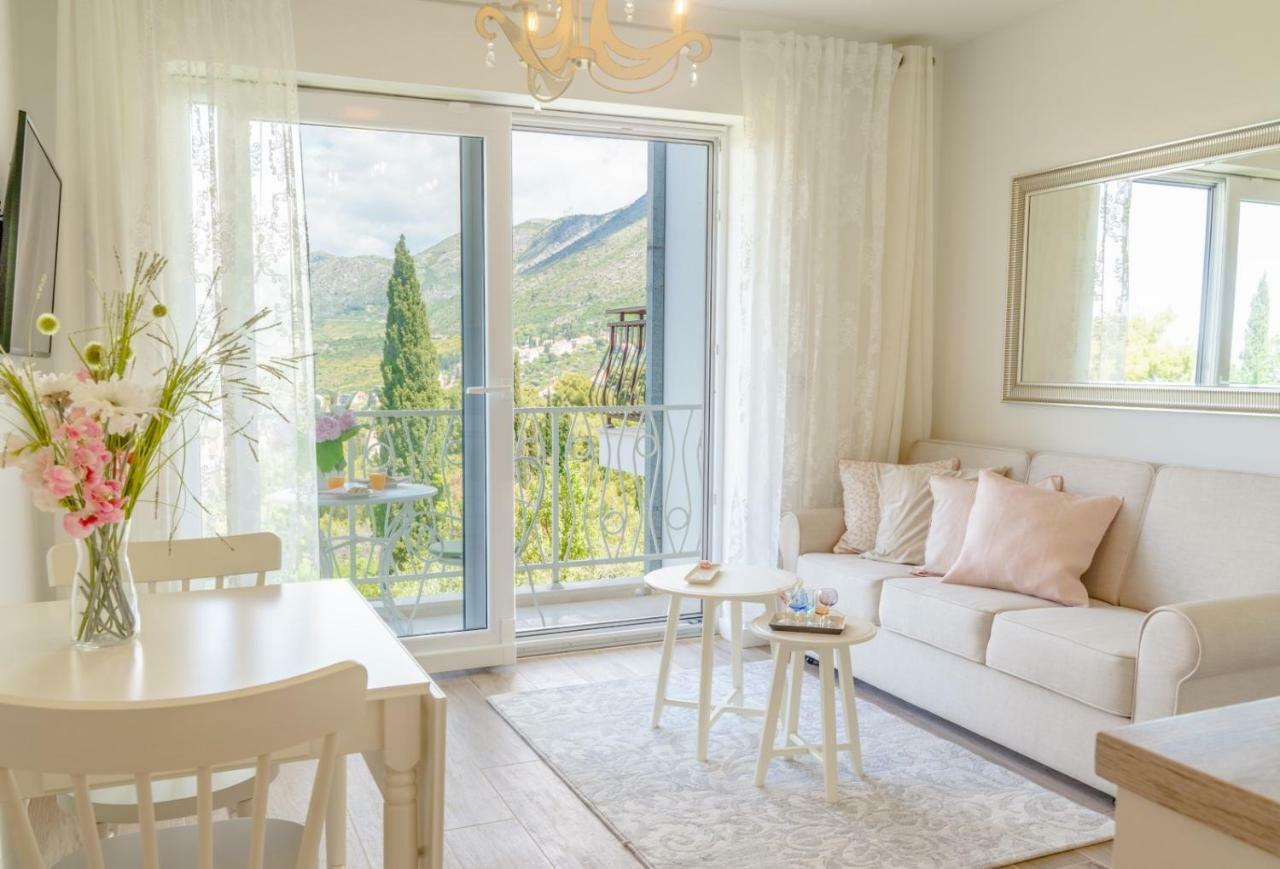 Mary Ann Apartment 2 ซัฟทัท ภายนอก รูปภาพ