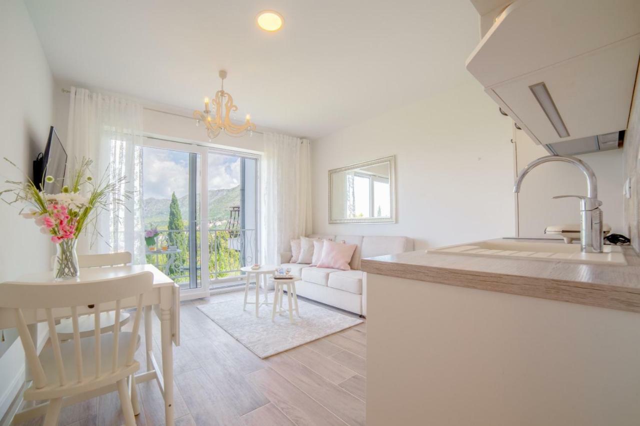 Mary Ann Apartment 2 ซัฟทัท ภายนอก รูปภาพ